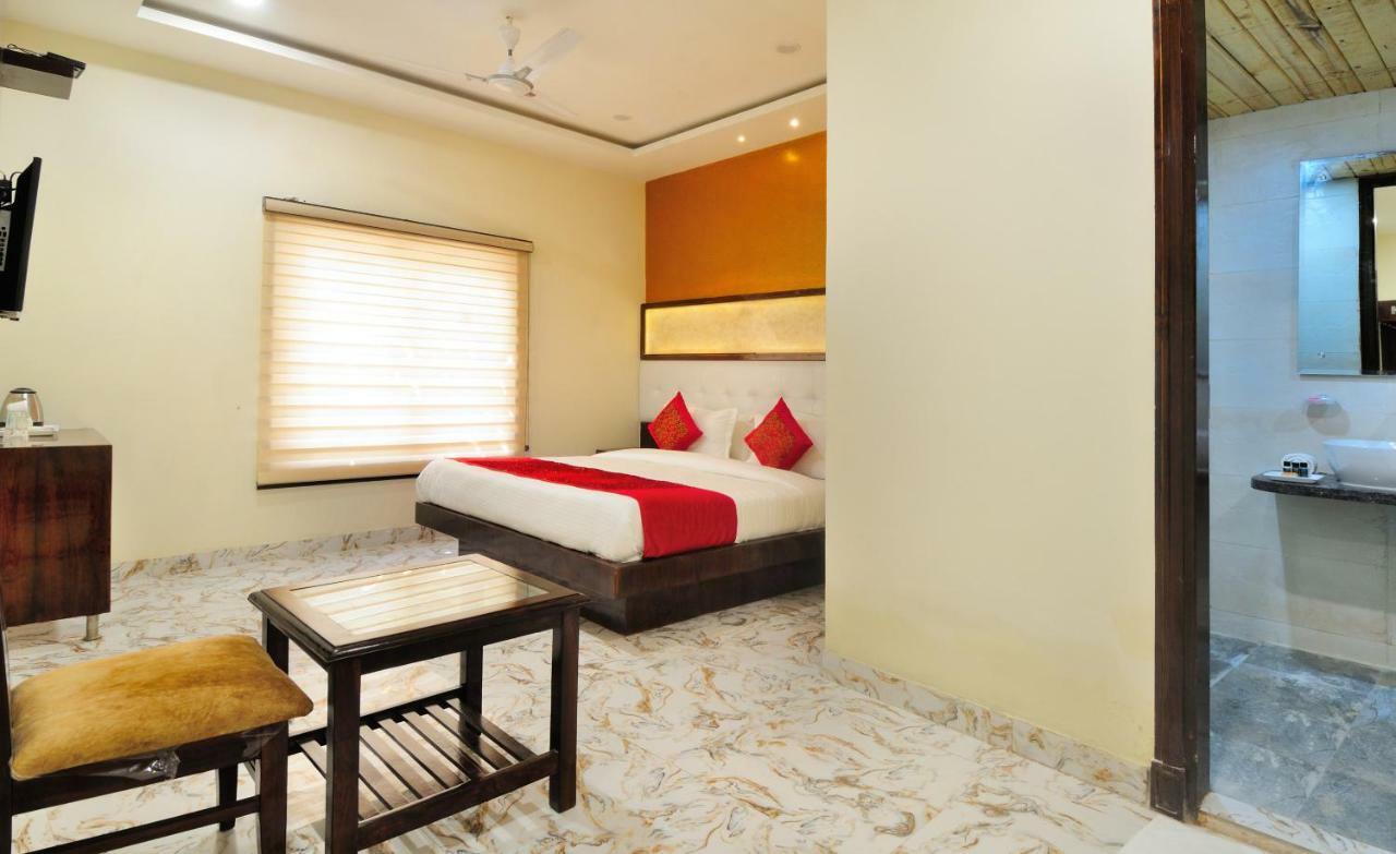 The Grand Uddhav Hotel New Delhi Bagian luar foto