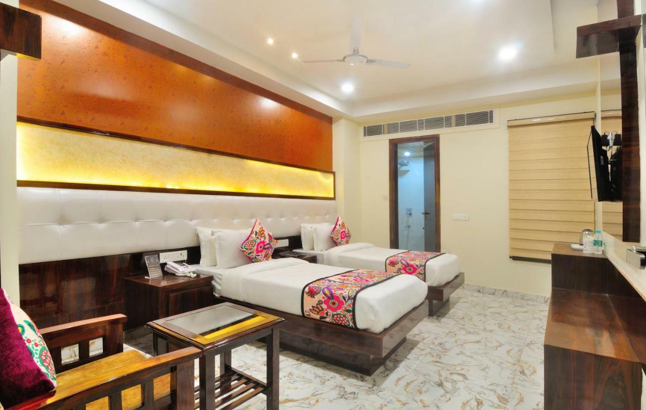 The Grand Uddhav Hotel New Delhi Bagian luar foto